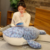 Couleurs Lagon - Jouet Peluche Oreiller Baleine Bleu 3D 50-110cm - support de lecture
