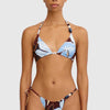 avant plan serre - Bikini Brésilien Floral Bleu Marron – Maillot de Bain Sexy et Confortable - Couleurs Lagon
