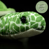 gros plan tete droite - Jouet Peluche Tortue de Mer Verte Réaliste 30cm - Couleurs Lagon