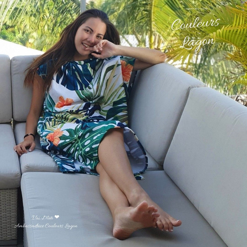 Poncho Peignoir microfibres grande taille TROPICAL - Couleurs Lagon - sourire canapé avant