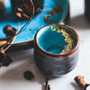 Vaisselle en porcelaine céramique Glaçage Craquelé BLEU LAGON - Couleurs Lagon - plan serré tasse à thé