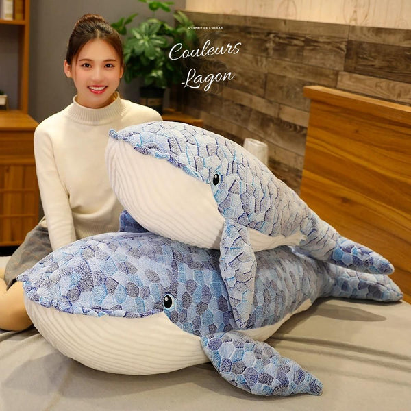 Couleurs Lagon - Jouet Peluche Oreiller Baleine Bleu 3D 50-110cm - grand modele