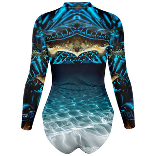 Combinaison surf femme MITI Bénitier Bleu II dos rashguard UPF50+ vue 3D — Couleurs Lagon