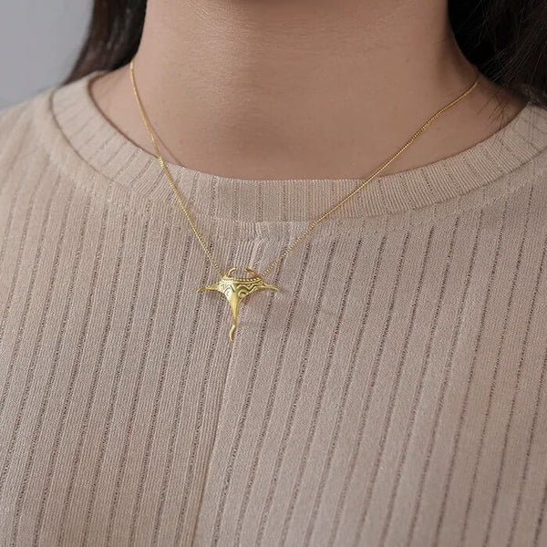 or sur le cou - Pendentif Raie Manta en Argent Massif Polynésie - Couleurs Lagon