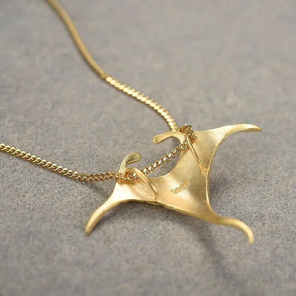 poinçon s925 sur plaqué or - Pendentif Raie Manta en Argent Massif Polynésie - Couleurs Lagon