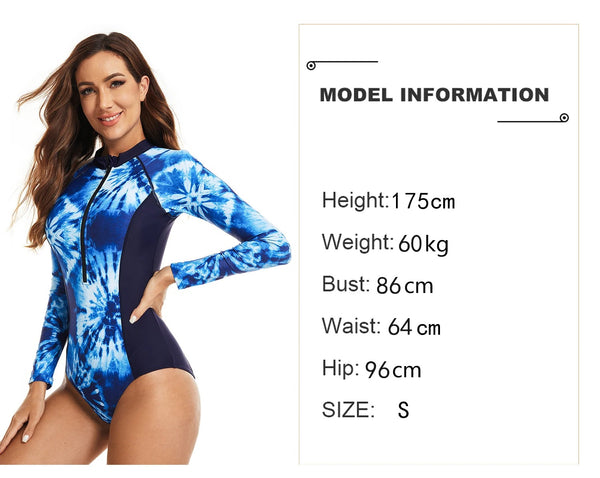 mensurations du modele - Combi Surf Manche Longue Push-Up TieDye BLEU MARINE