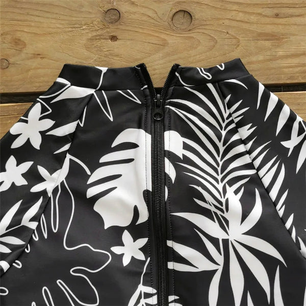 détails col et zip - Combi Surf Manches Longues Push-Up Zip Dos Palmier NOIR ET BLANC - Couleurs Lagon