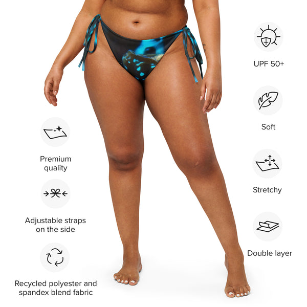 caracteristiques - Bas de Bikini String Doublé Banane Recyclé UPF50+ Bénitier Bleu - Couleurs Lagon