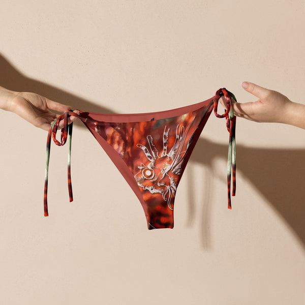 avant - Bas de Bikini String Doublé Rouge Recyclé UPF50+ Gorgone Dragon Fish - Couleurs Lagon