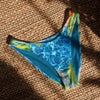 av a plat - Island Vibes – Bas de maillot de bain échancré recyclé UPF 50+ Couleurs Lagon