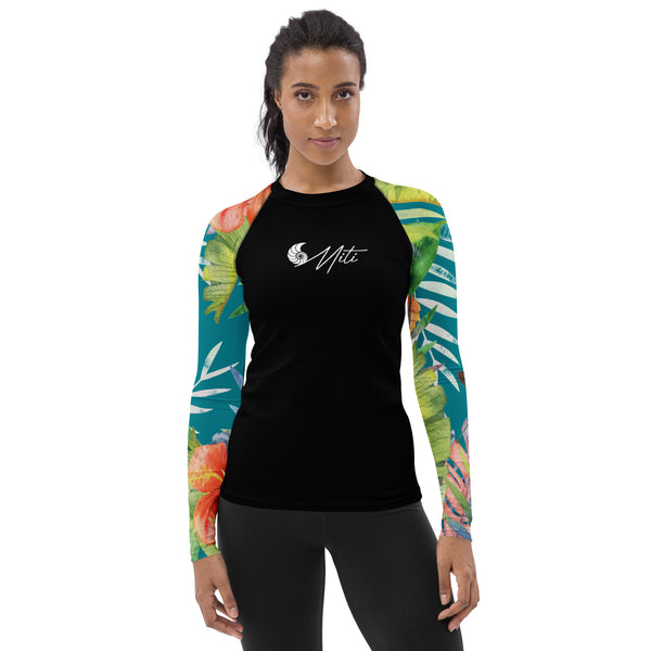 Rashguard paddle femme coupe ajustée hibiscus — avant porté Couleurs Lagon