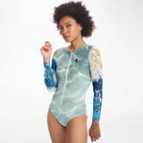 pose avant - Combi surf manches longues MITI caraco Marine Couleurs Lagon