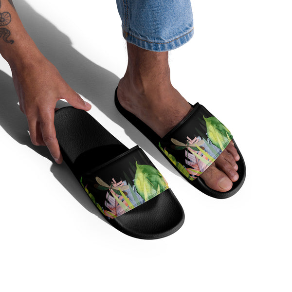 Claquettes homme vert floral portées au pied - Couleurs Lagon