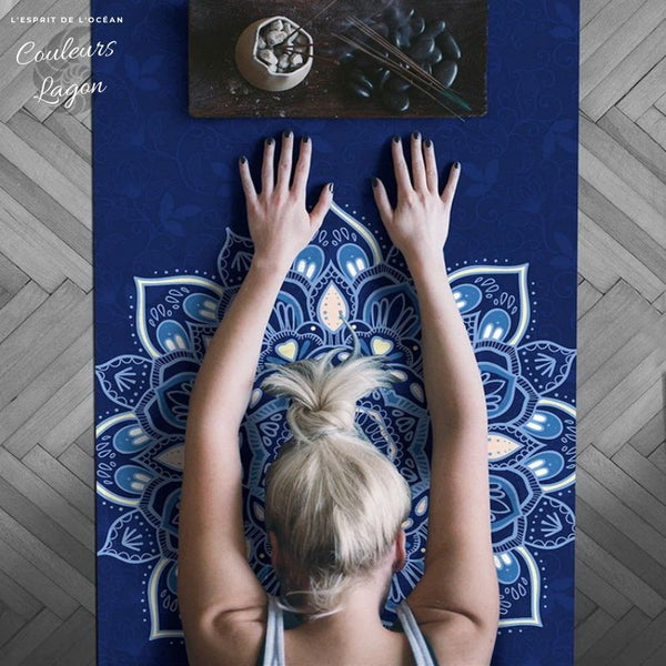Tapis de yoga PRO Couleurs Lagon, séance de yoga vue du dessus