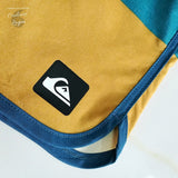 gros plan avant bleu - Boardshort Surf Quicksilver QuickDry Bleu Gris - Couleurs Lagon