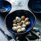 Bol irrégulier en porcelaine BLEU LAGON - Couleurs Lagon - oeufs gros plan