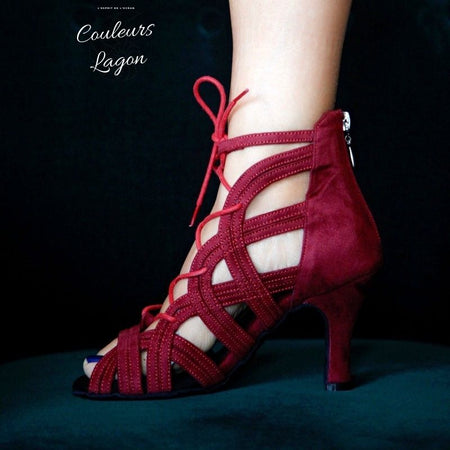 fond noir - Chaussures Danse Latine Rouge Flannel T5-10cm - Couleurs Lagon