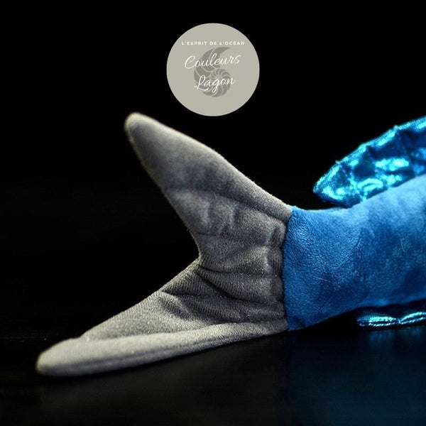 Jouet Peluche Réaliste Poisson-Volant 47cm - Couleurs Lagon - détail queue