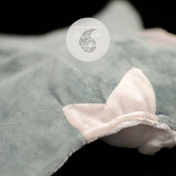 Jouet Peluche Réaliste Raie Manta 26x47cm - Couleurs Lagon - détail tissu velour haute qté CE