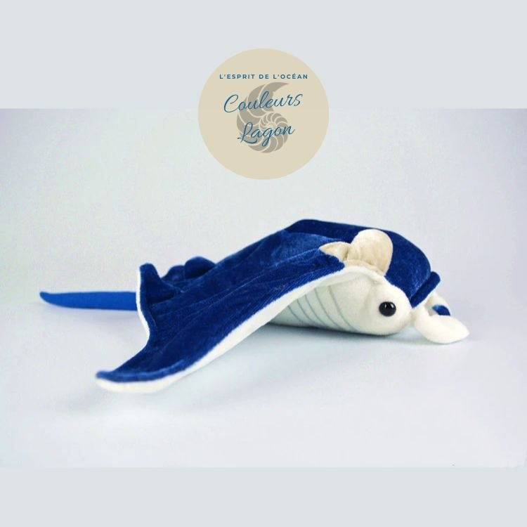 Jouet Peluche Réaliste Raie Manta Bleu 21x42cm - Couleurs Lagon - profil droit