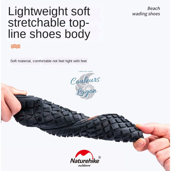 Chaussures aquatiques Naturehike en situation surf et snorkeling | Couleurs Lagon