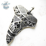 gros plan droite - Pendentif Dent de Requin Maori Argent Massif s925 - Couleurs Lagon