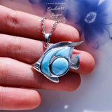 Pendentif Poisson de mer Larimar naturelle et argent massif - Couleurs Lagon