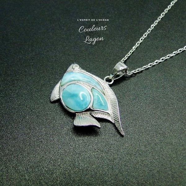 gros plan - Pendentif Poisson de mer Larimar naturelle et argent massif - Couleurs Lagon