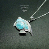 gros plan - Pendentif Poisson de mer Larimar naturelle et argent massif - Couleurs Lagon