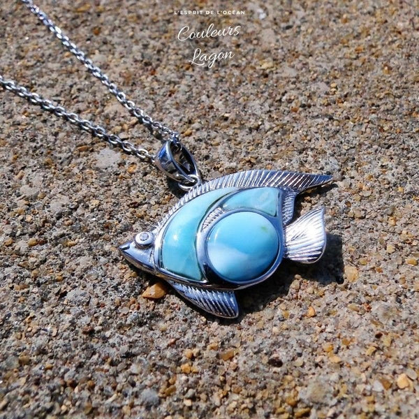 sur gravier - Pendentif Poisson de mer Larimar naturelle et argent massif - Couleurs Lagon