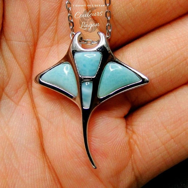 taille au creux de la main - Pendentif Raie Manta en Argent massif et Larimar naturelle - Couleurs Lagon
