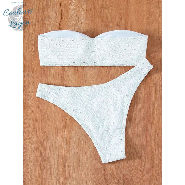 Sexy Bikini 2 pièces Bandeau O Brodé Ajouré et Bas Tangua - Couleurs Lagon