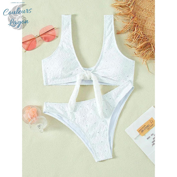 Sexy Bikini 2 pièces Brodé Ajouré Haut à Noeud et Bas Tangua - Couleurs Lagon